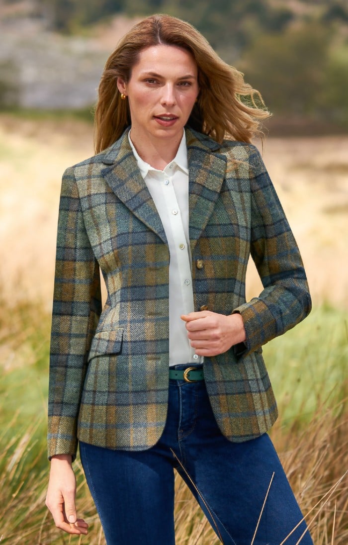 Top Tweed Jackets for Women: Fashion Meets Function