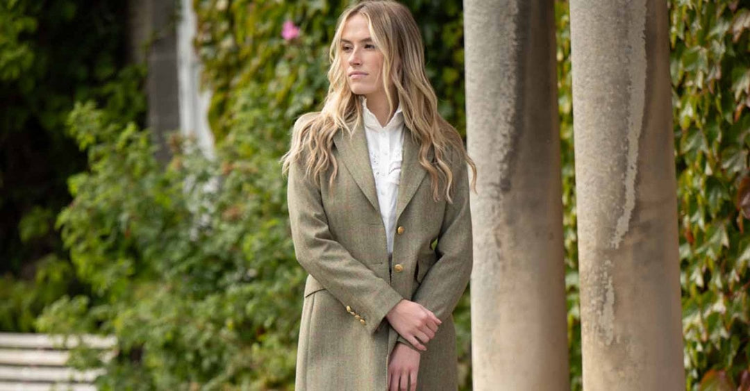 How to Wear a Brown Tweed Jacket: A Fashion Guide for Women